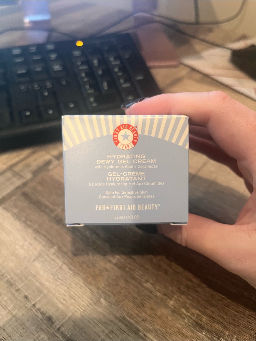First Aid Beauty - Hydrating Dewy Gel Cream - Picture 2 of 11